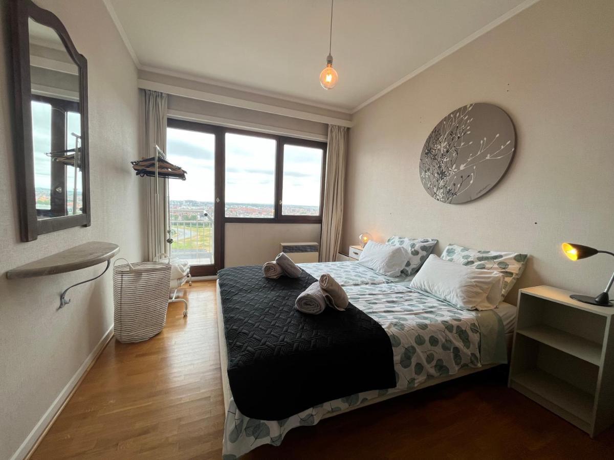 Royal Palace Zeedijk Oostende Appartement Met 2 Slaapkamers Bagian luar foto